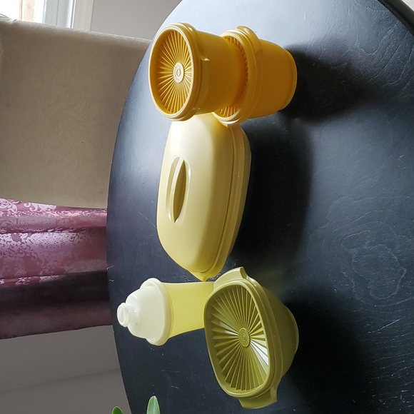 Tupperware - Picture 1 of 6